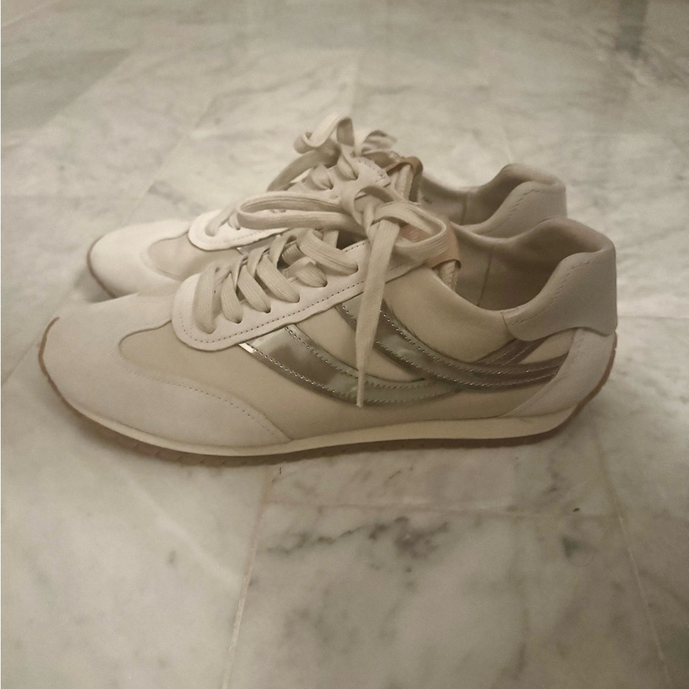 Women's Vince Cream and Silver Sneakers